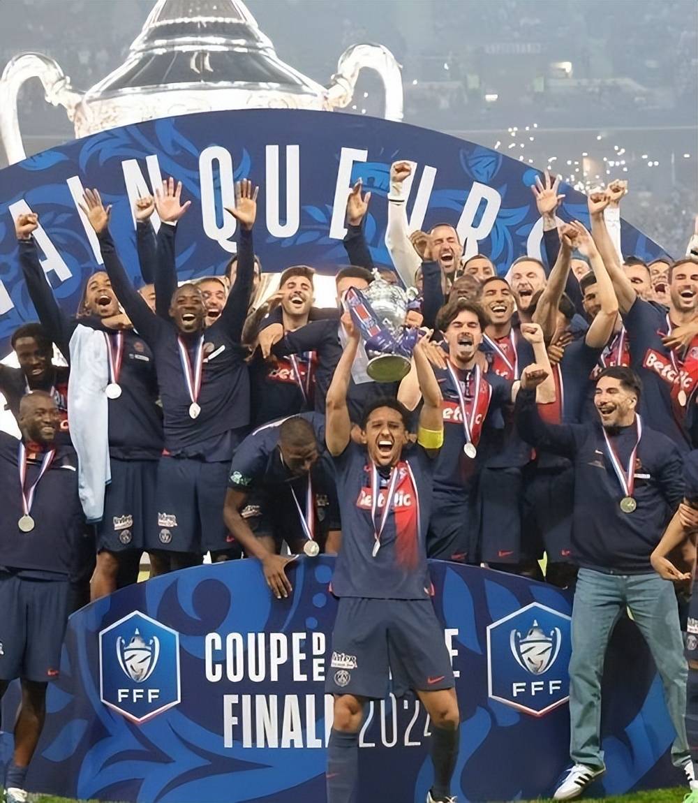 包含巴塞罗那新援表现出色，球队前途一片光明的词条