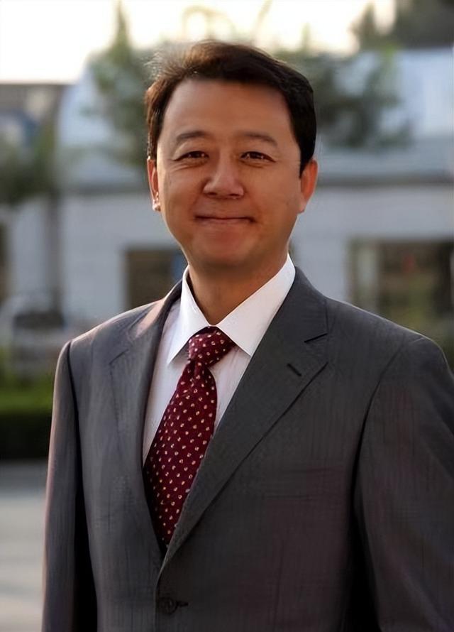 重庆队主教练辞职传闻缠身,球队面临变革的简单介绍 重庆队主教练辞职传闻缠身,球队面临变革的简单介绍