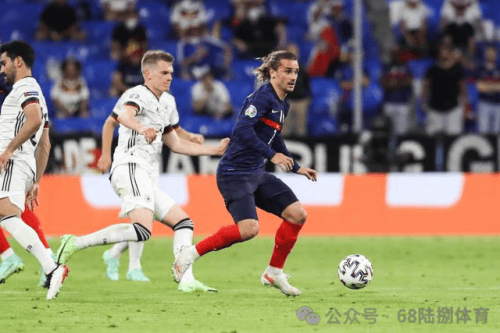 法国队员在友谊赛中大胜对手