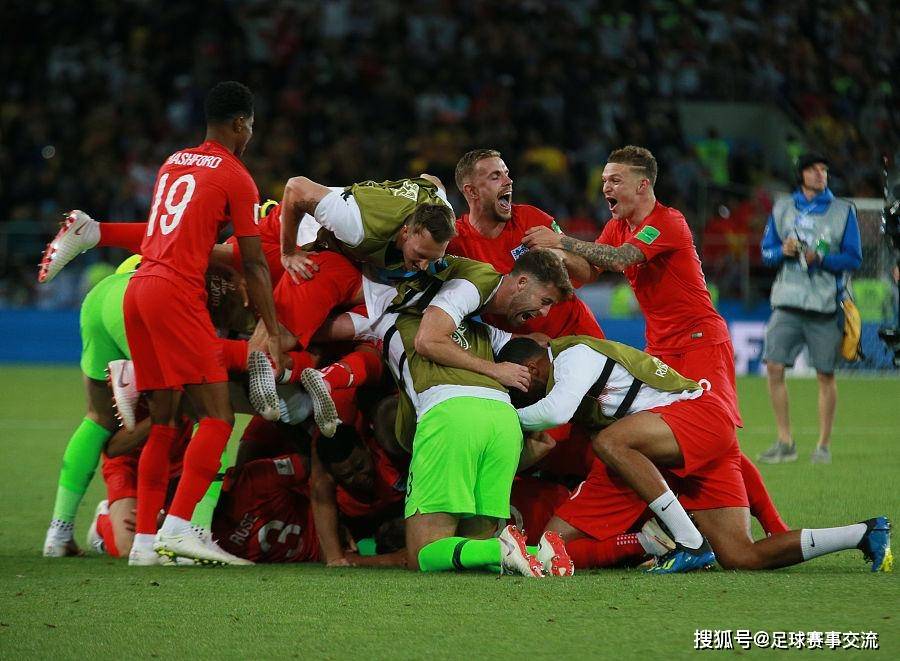 国际足球联赛的对决场面惊险万分 国际足球联赛的对决场面惊险万分