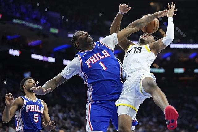 爵士队员上演绝杀,惊险取胜对手 爵士队员上演绝杀,惊险取胜对手