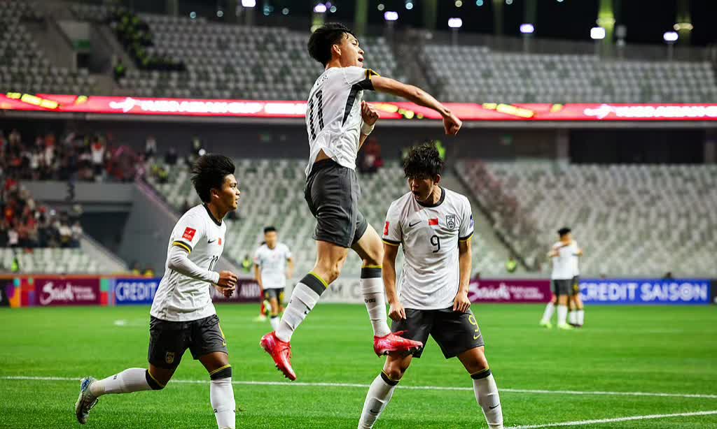 球员在比赛中展现出了高超的技战术水准 球员在比赛中展现出了高超的技战术水准