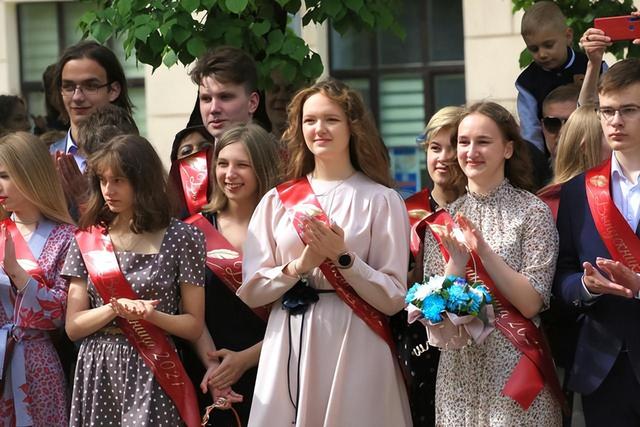 包含白俄罗斯突围成功，实现与荷兰战平的词条