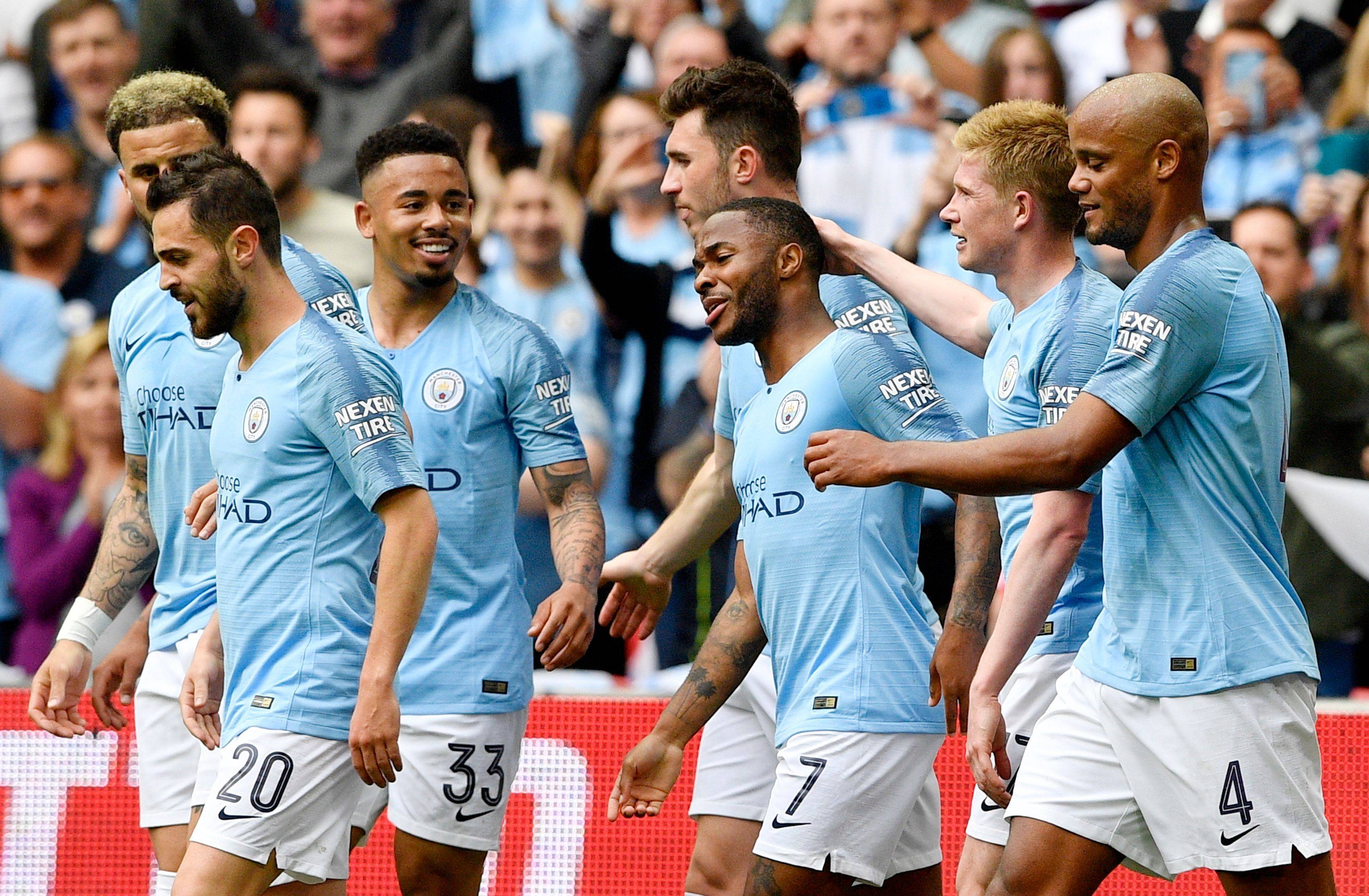 曼城球迷积极备战下一场比赛