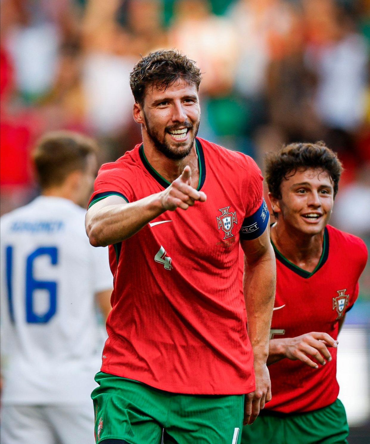 奥地利队胜利晋级,小组第一轻松出线的简单介绍 奥地利队胜利晋级,小组第一轻松出线的简单介绍