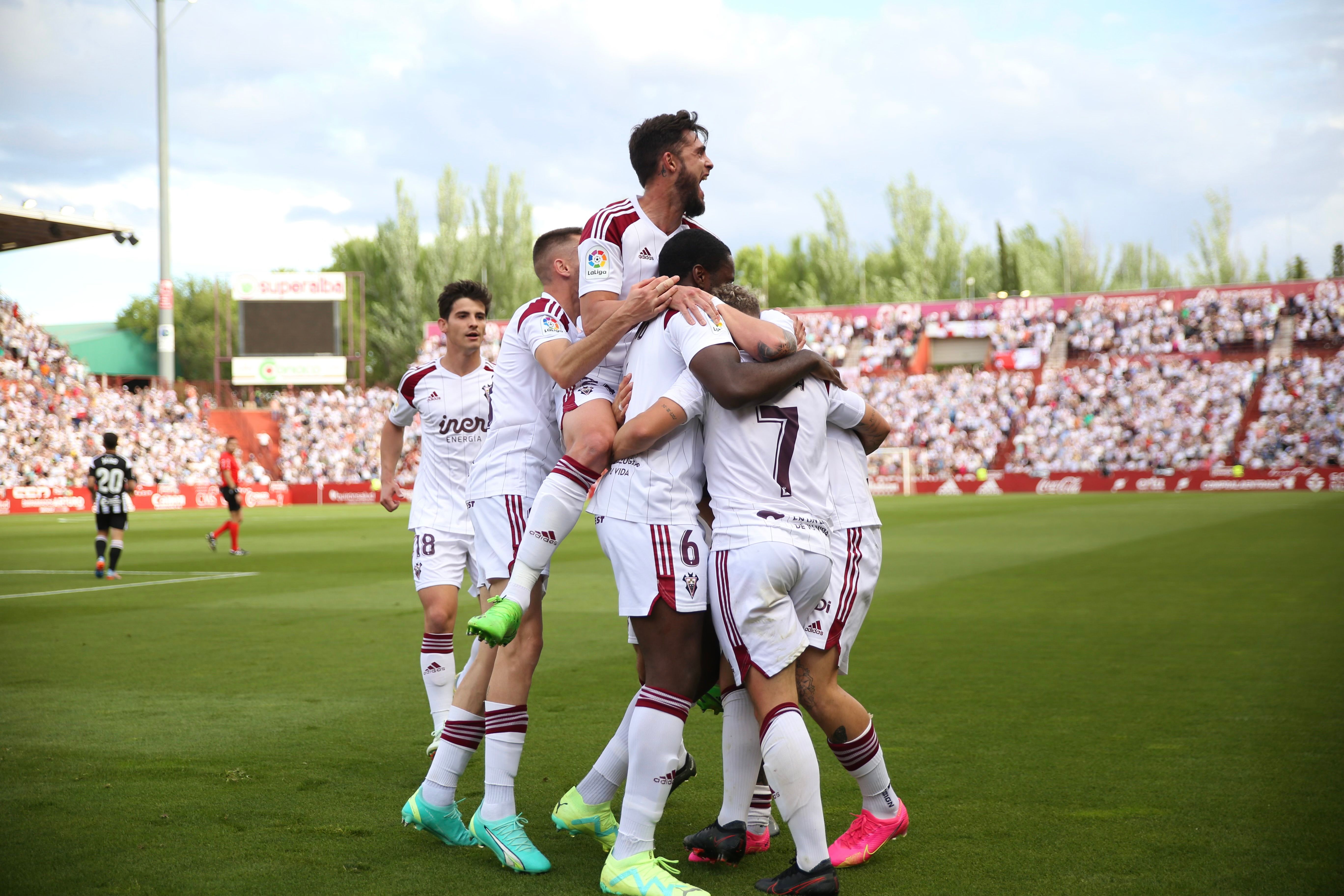 关于拉科鲁尼亚主场告捷,奠定主场优势的信息 关于拉科鲁尼亚主场告捷,奠定主场优势的信息