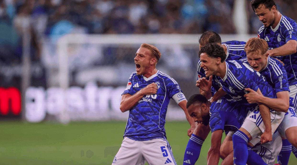 九游体育官方登录入口-沙尔克04球员因伤下场，影响比赛