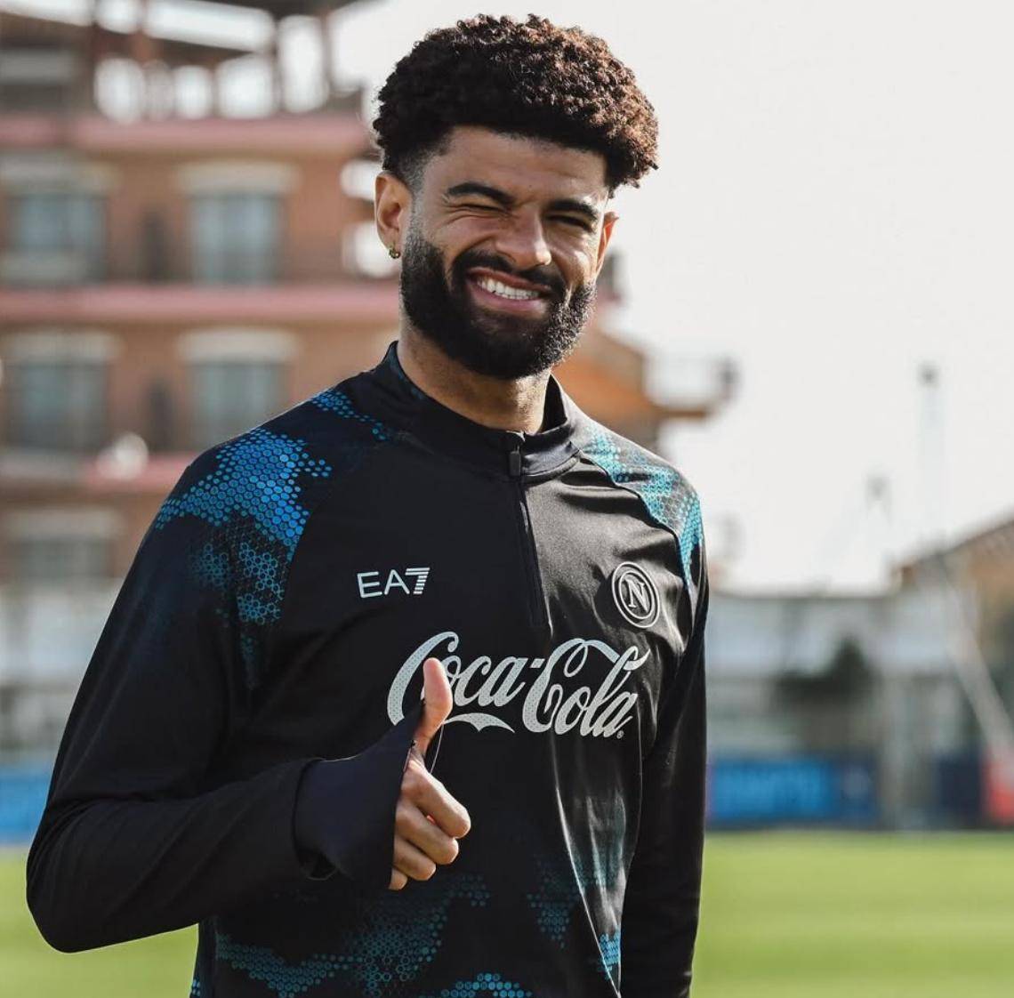 九游体育入口-冰岛中场崭露头角，成为比赛亮点