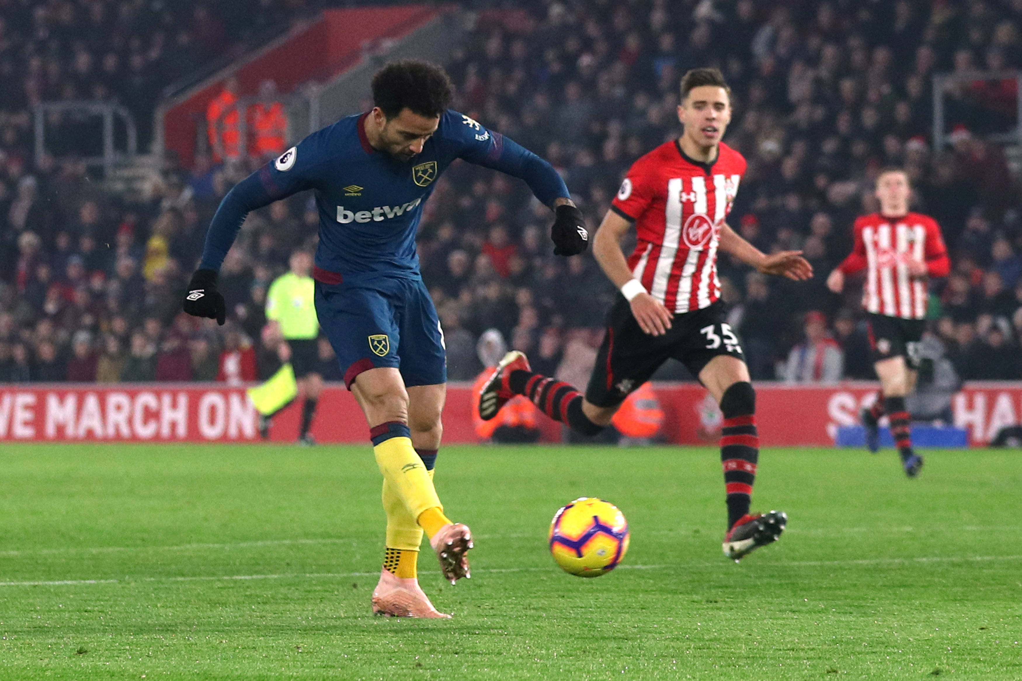 九游体育-埃弗顿客场战胜南安普顿，保持欧战希望