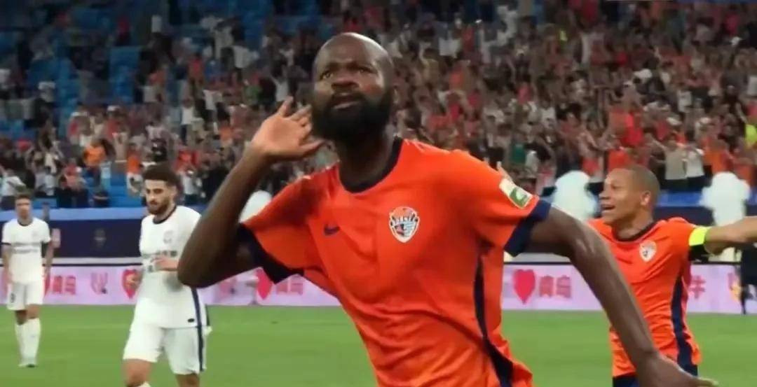 球队在比赛中出现失误，导致反败为胜