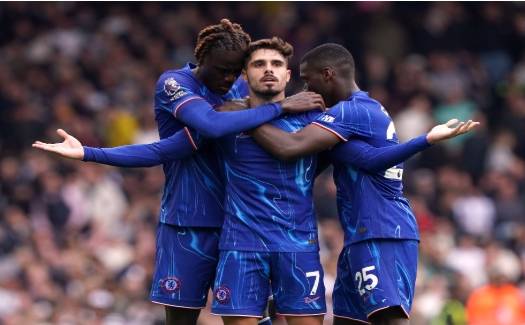 切尔西继续保持不败,争夺冠军席位的简单介绍 切尔西继续保持不败,争夺冠军席位的简单介绍