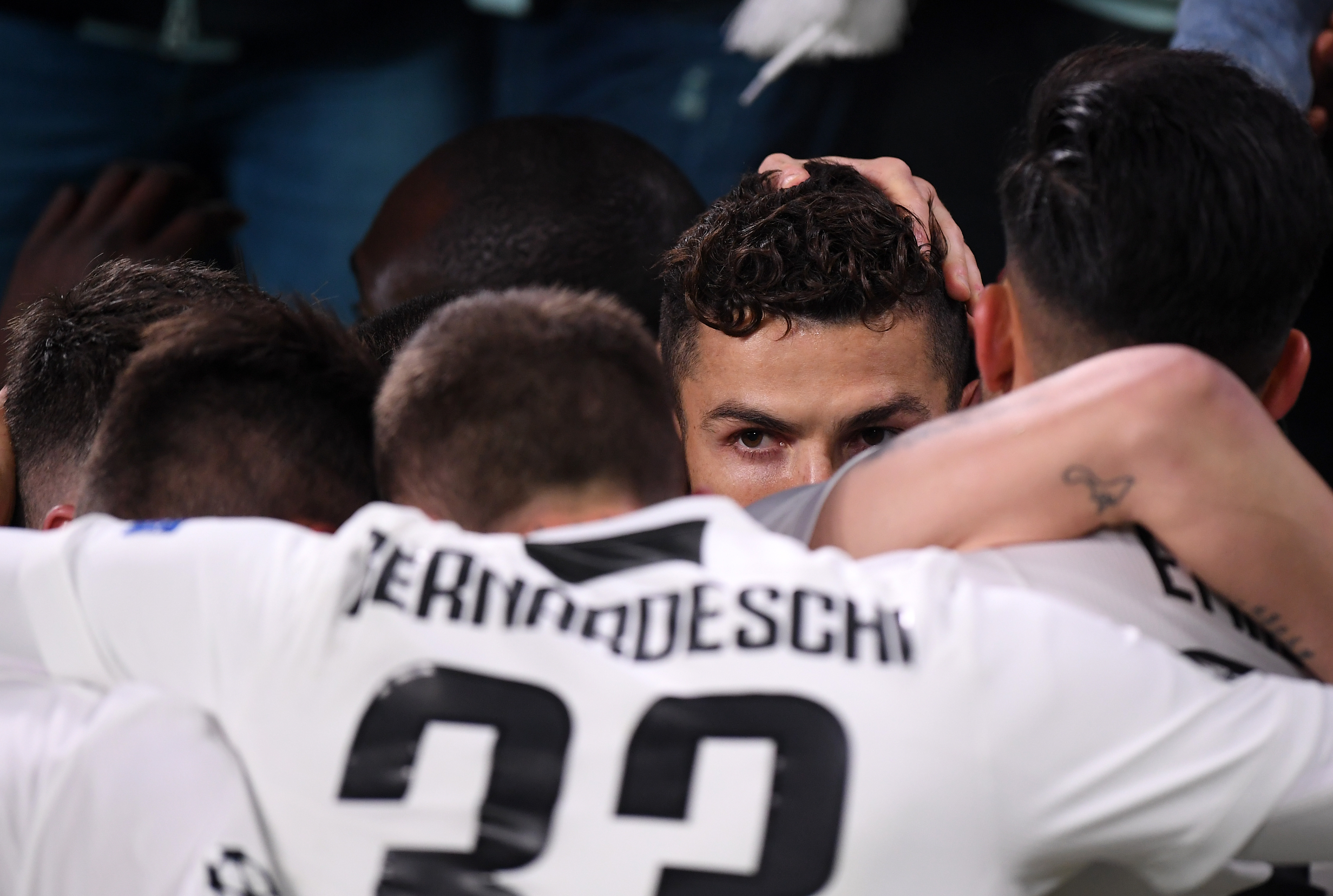 关于巴黎战胜尤文图斯，欧冠争霸场面如戏的信息