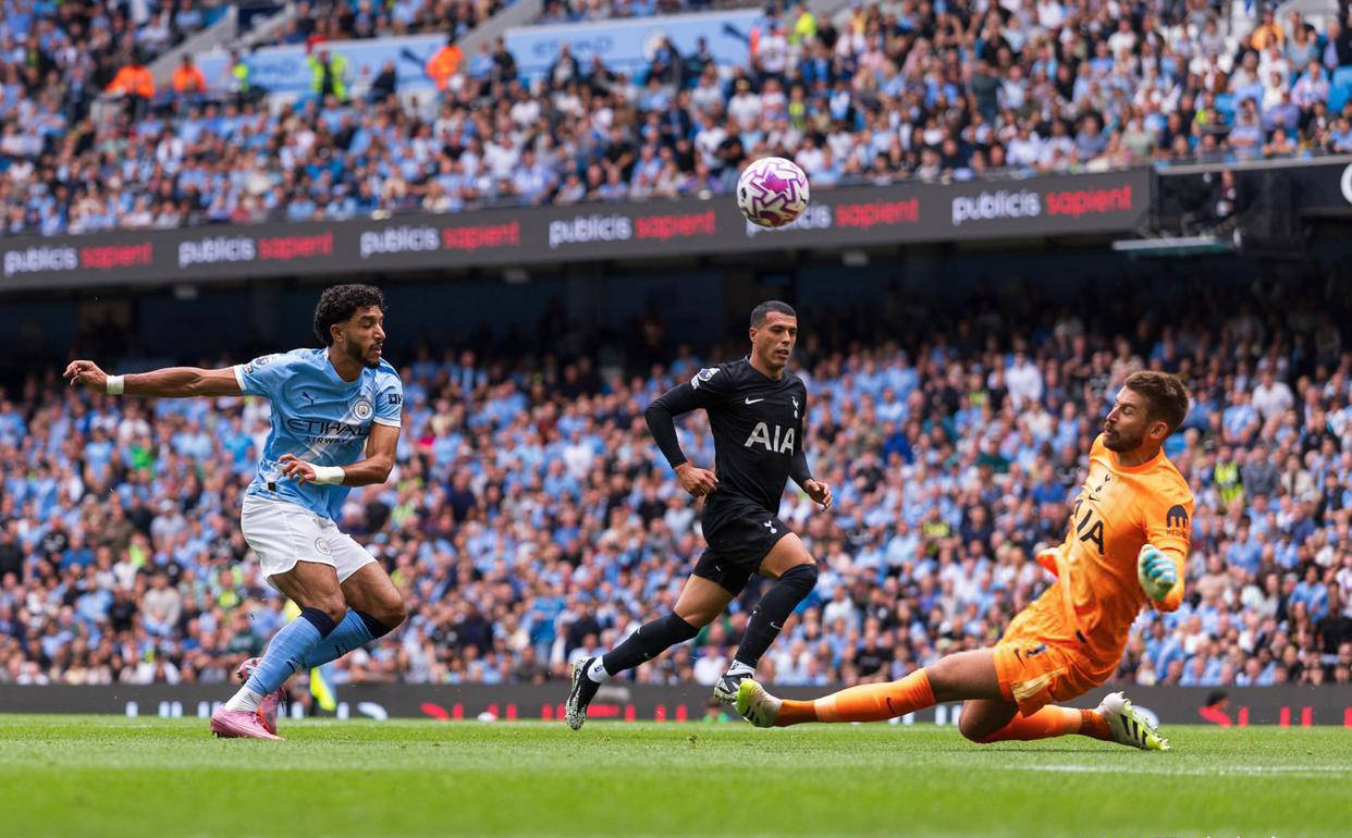 关于热刺门将神勇扑救,助球队连胜的信息 关于热刺门将神勇扑救,助球队连胜的信息