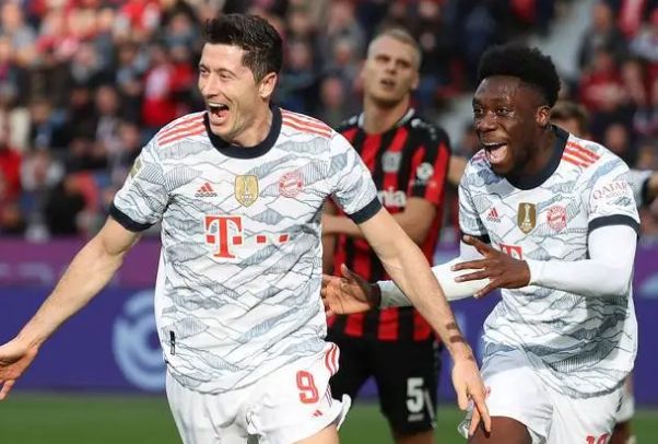 九游体育地址-罗马在主场战胜对手，取得重要三分