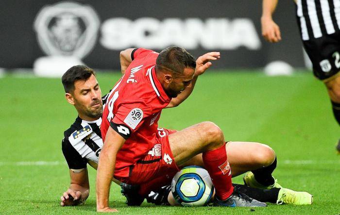 圣埃蒂安队失利惨遭降级区，法国足球联赛悲情的简单介绍