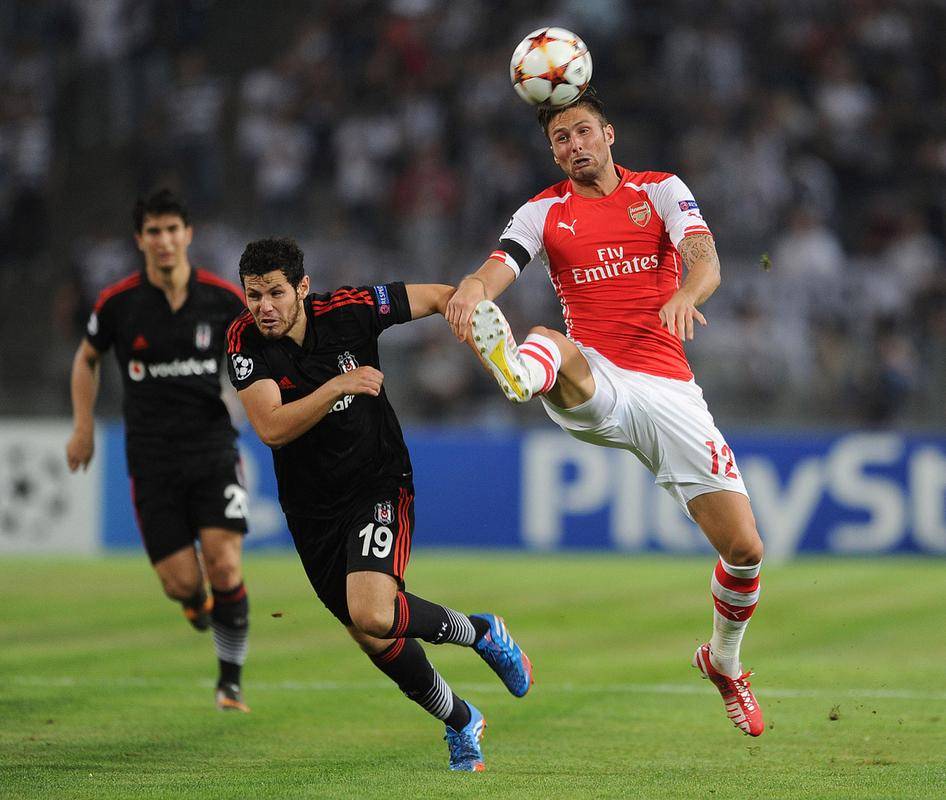 九游体育网页版登录入口-足球比赛燃情上演：豪门交锋胜负难料的简单介绍