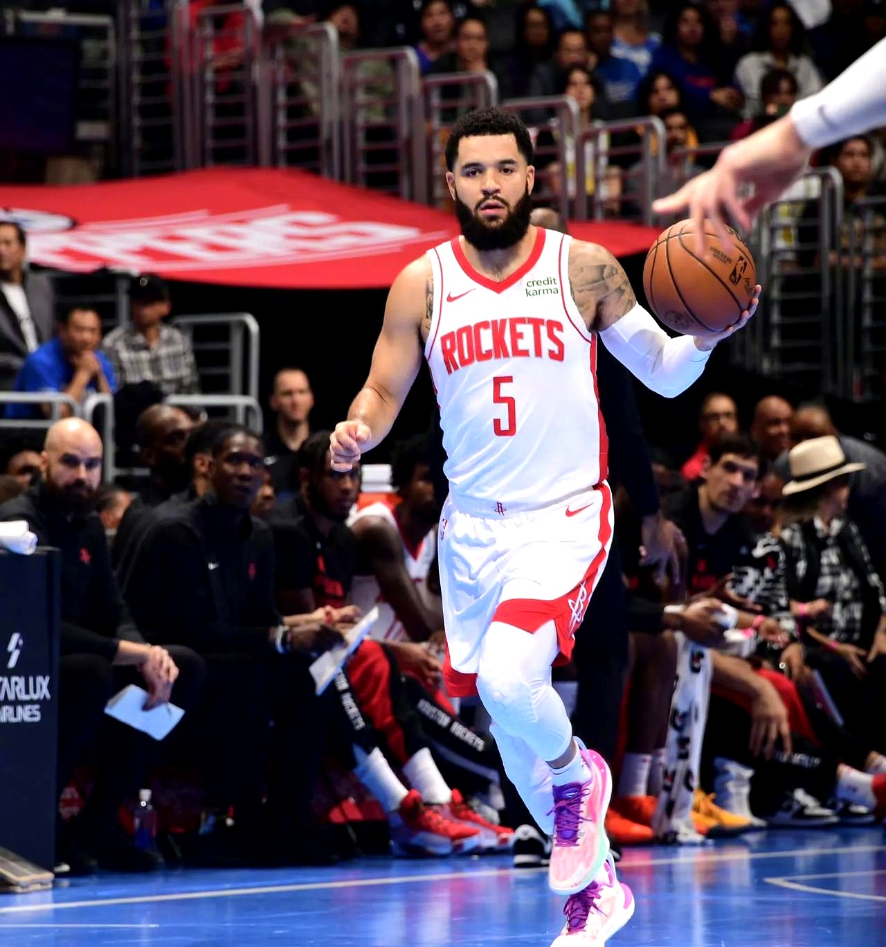 火箭战胜勇士，取得比赛胜利