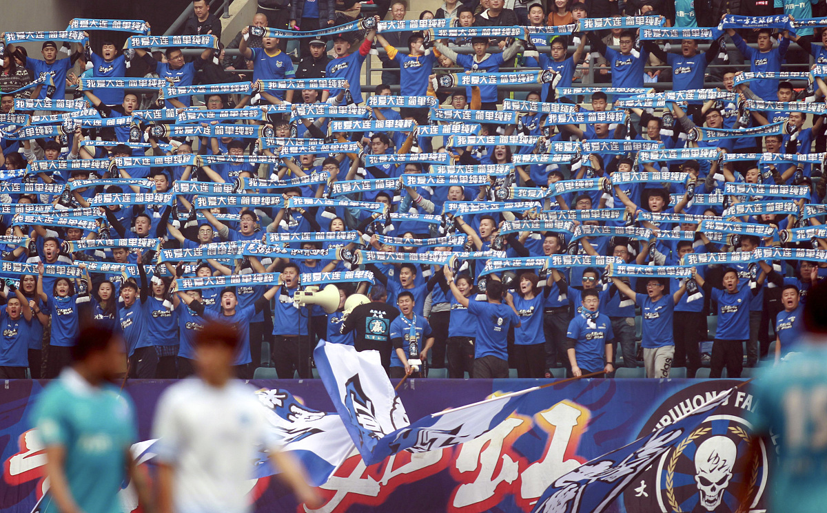 一场让人热血沸腾的足球比赛再起新热点